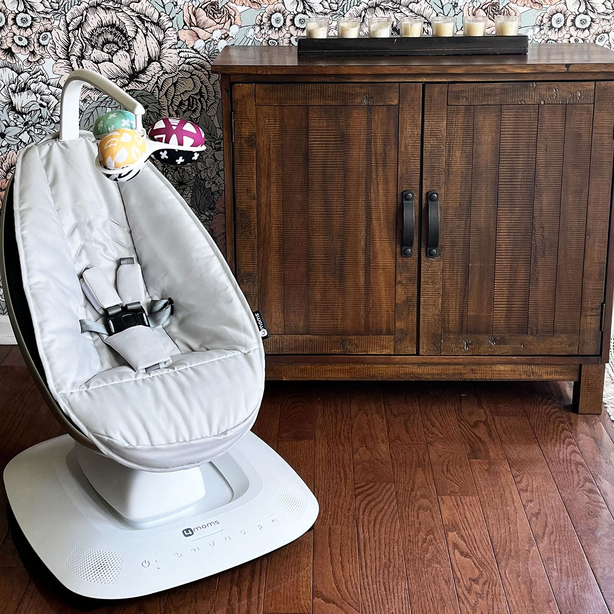 4moms フォーマムズ mamaRoo ママルー5 マルチモーションベビースイング スマートトレーディング 電動ベビーバウンサー【レンタル】