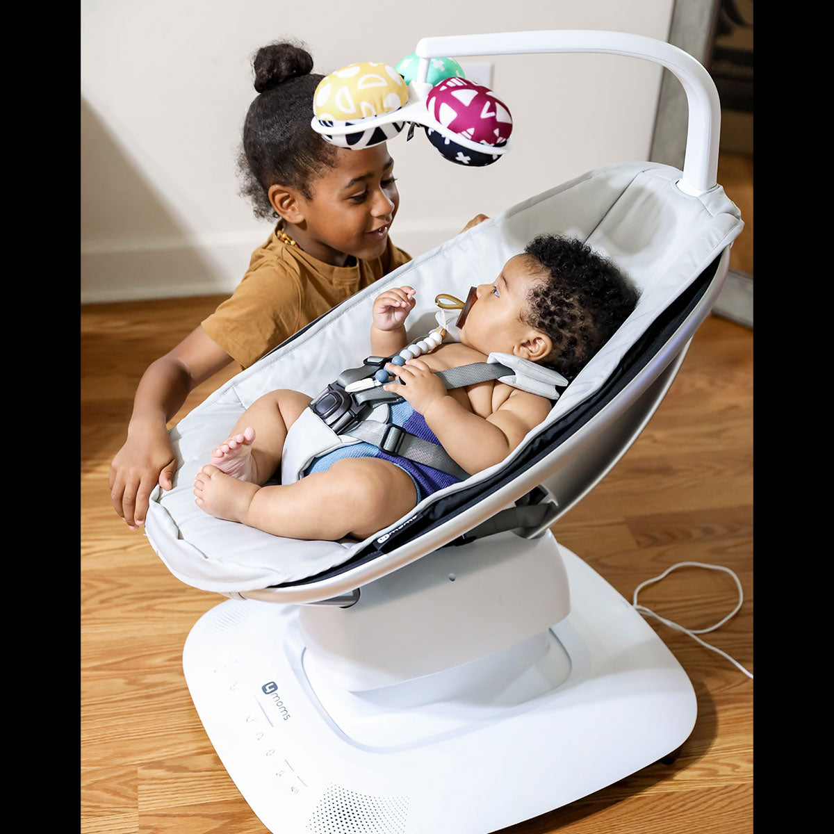 4moms フォーマムズ mamaRoo ママルー5 マルチモーションベビースイング スマートトレーディング 電動ベビーバウンサー【レンタル】